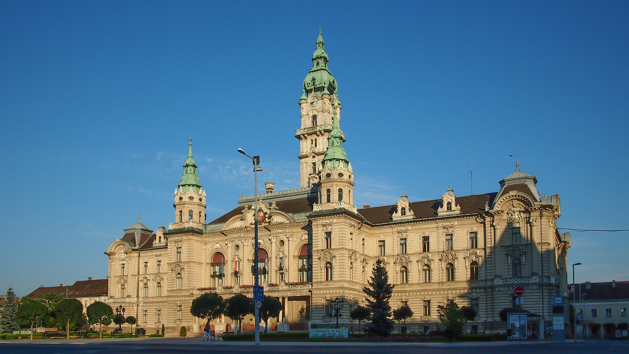 Olympus PEN E-PL3 + Panasonic Lumix G 14mm F2.5 ASPH sample photo. Gyor photography