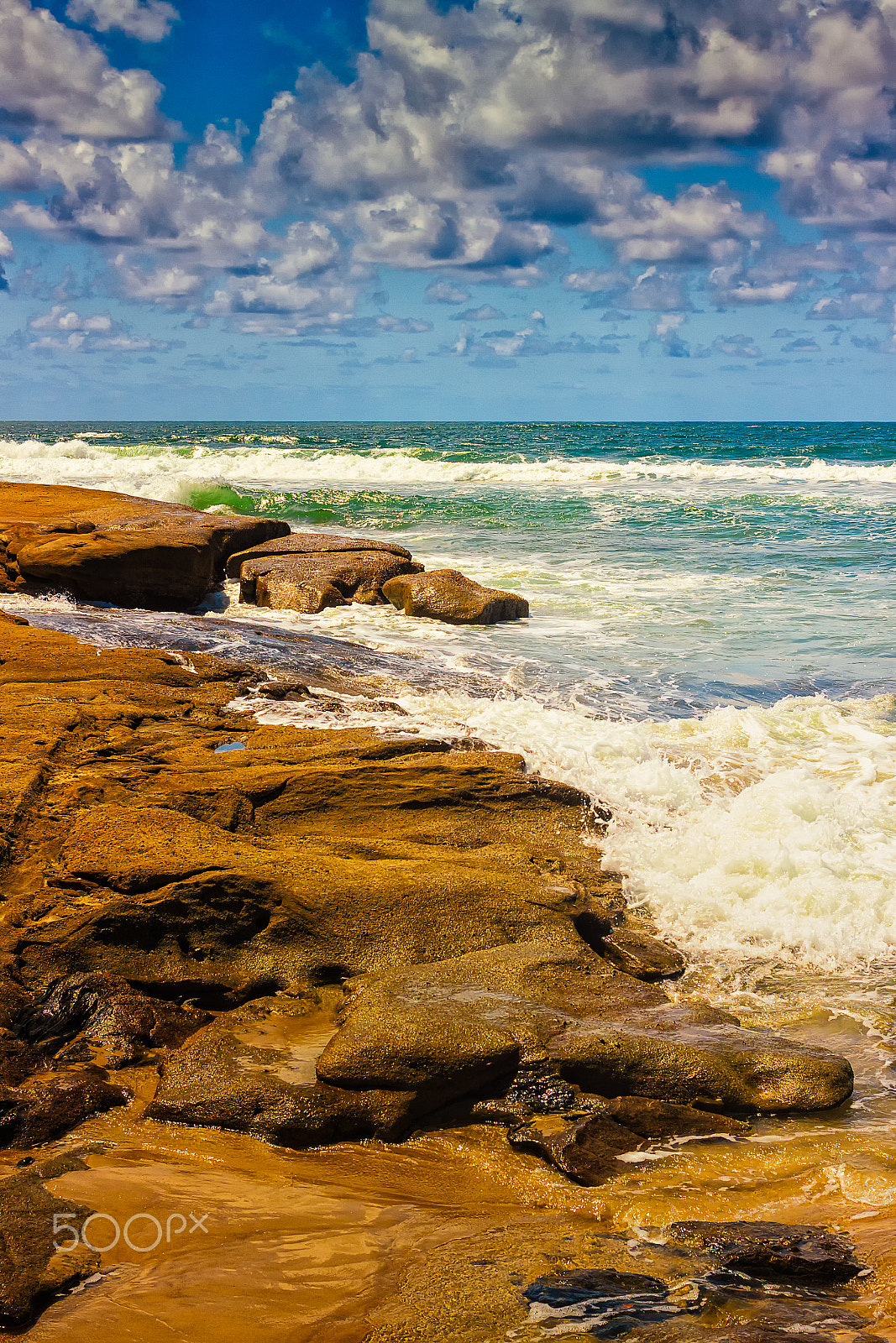 Canon EOS 50D + Canon EF 40mm F2.8 STM sample photo. Waves splashing on the rocks photography