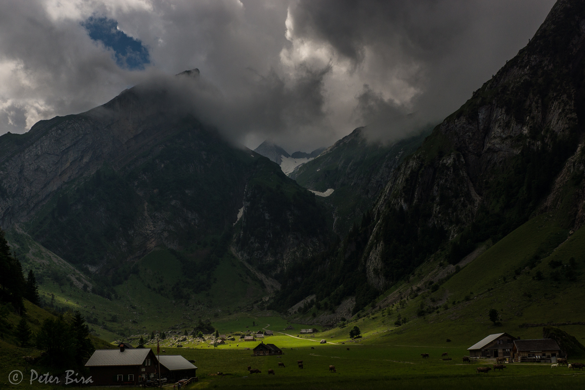 24-70mm F2.8-2.8 SSM sample photo. Seealpsee photography
