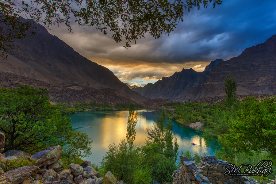 Canon EOS 5DS R + Canon EF 16-35mm F4L IS USM sample photo. Lake at dusk photography