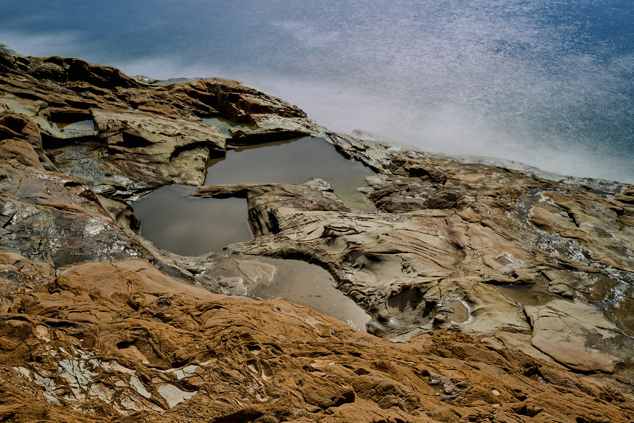 Sony a7R + Sony FE 28mm F2 sample photo. Rocce a calafuria photography