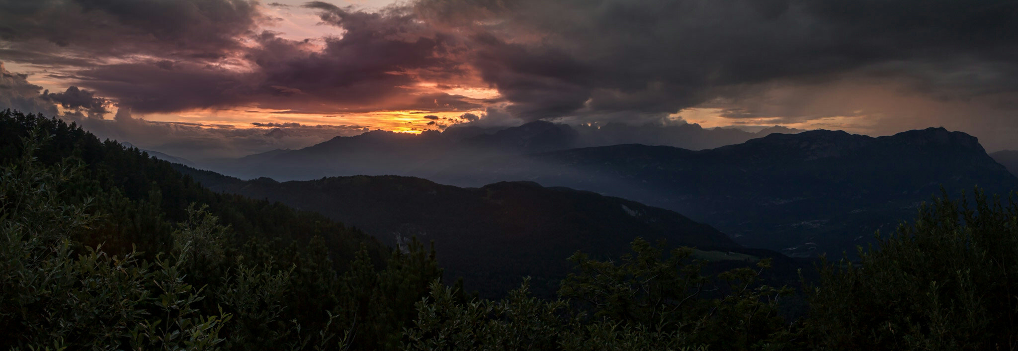 Canon EF-S 17-85mm F4-5.6 IS USM sample photo. Sunset photography