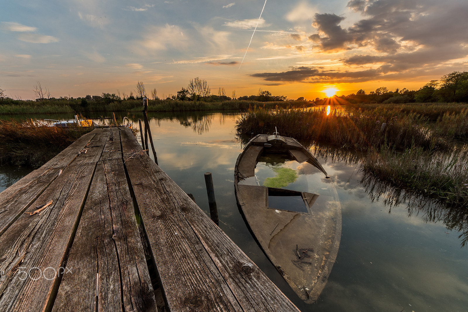 Sigma 8-16mm F4.5-5.6 DC HSM sample photo. Old boat photography