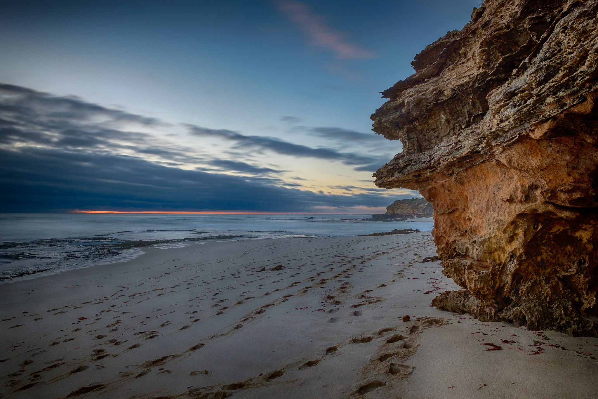 Fujifilm X-T10 + Fujifilm XF 14mm F2.8 R sample photo. Sunset over dragonhead rock photography