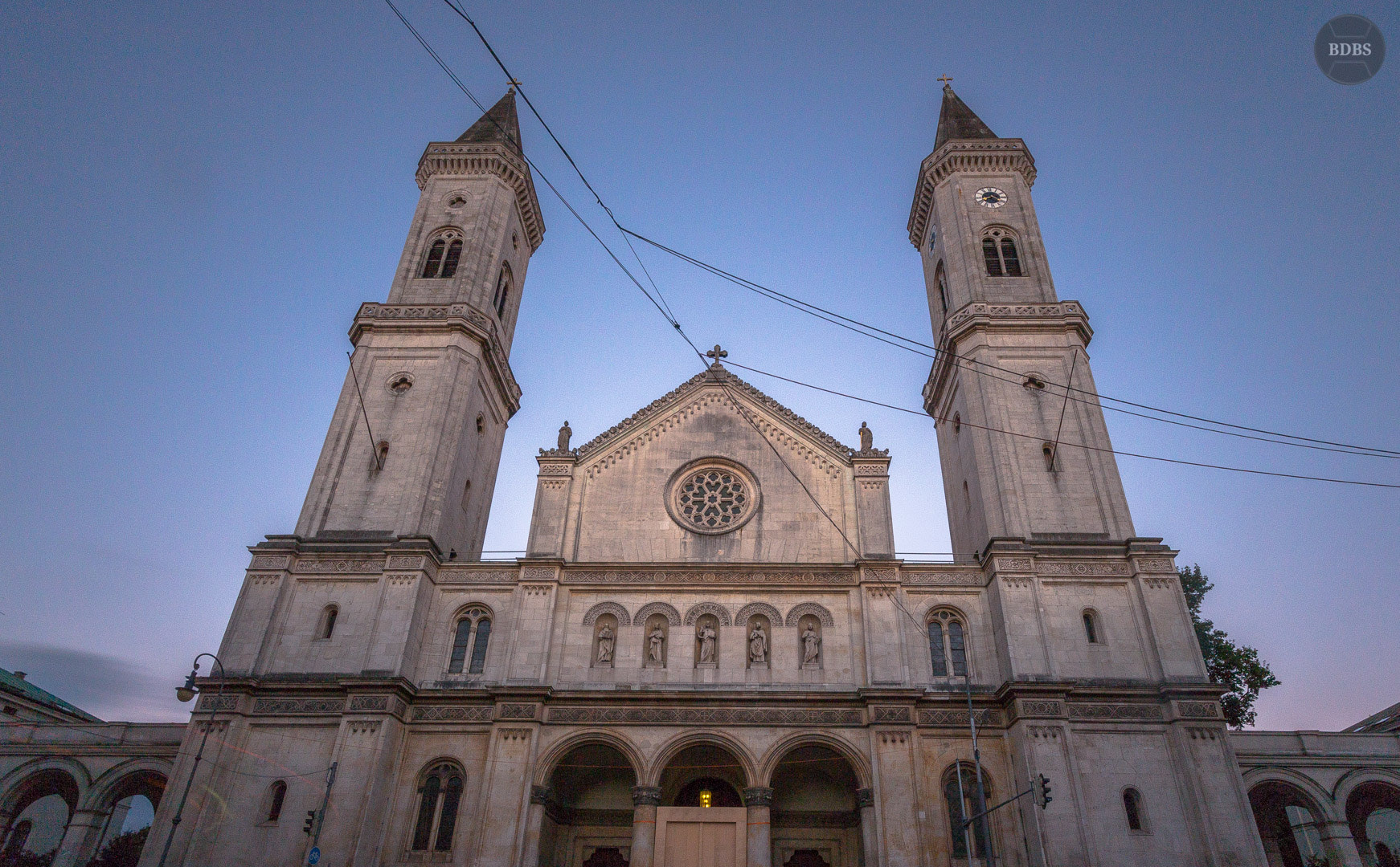 Canon EOS 650D (EOS Rebel T4i / EOS Kiss X6i) + Sigma 10-20mm F4-5.6 EX DC HSM sample photo. Ludwigskirche munich photography