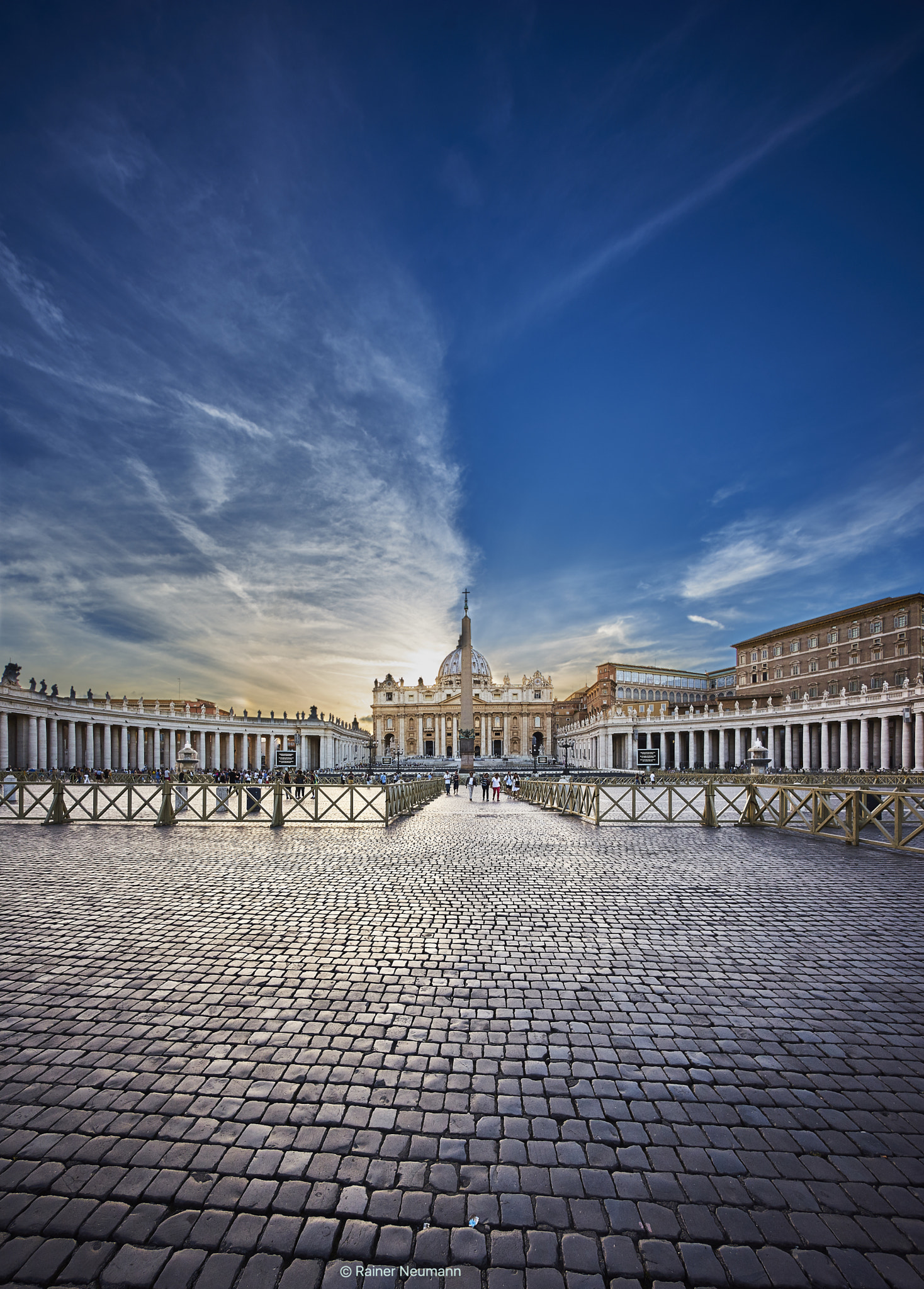 Sony a7R + Voigtlander HELIAR-HYPER WIDE 10mm F5.6 sample photo. Rom petersplatz farbe photography