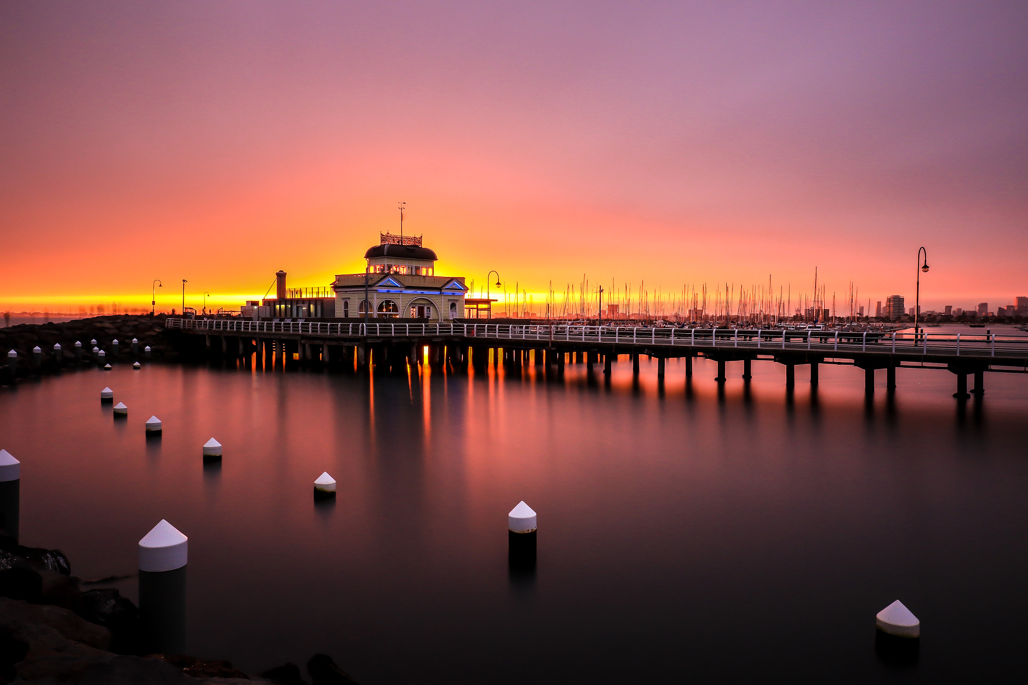 Canon EF 16-35mm F4L IS USM sample photo. St. kilda pier photography
