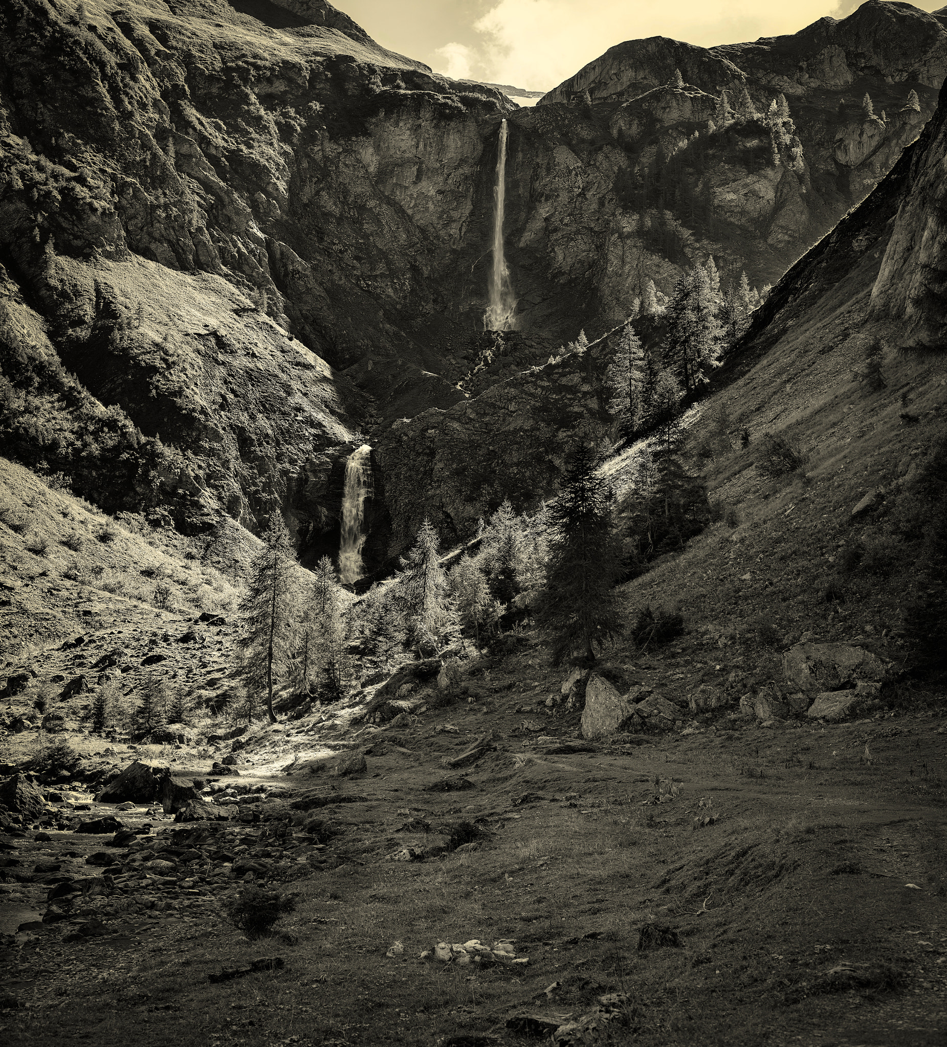 Schneider Kreuznach LS 80mm f/2.8 sample photo. The falls - lauenensee, switzerland photography