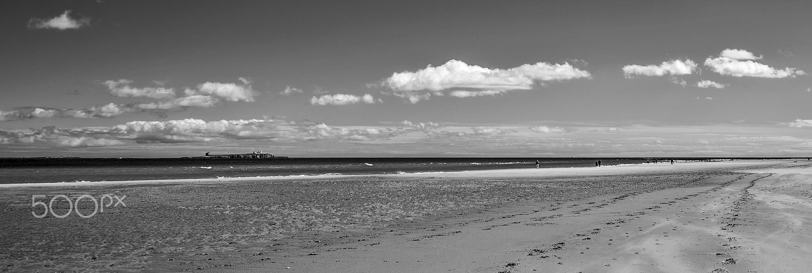 Nikon AF Nikkor 24-85mm F2.8-4D IF sample photo. Bamburgh beach farne island a photography