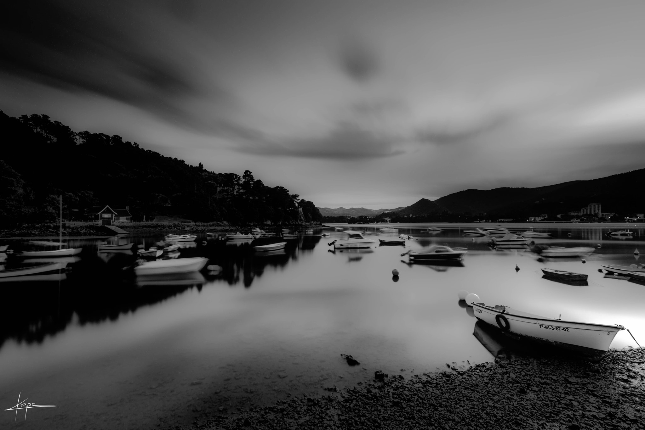 Nikon AF-S Nikkor 17-35mm F2.8D ED-IF sample photo. Black in white photography