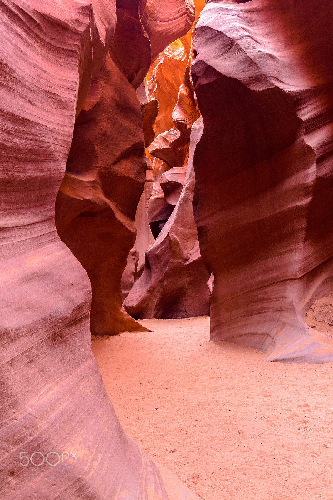 Nikon D5500 + Tokina AT-X 11-20 F2.8 PRO DX (AF 11-20mm f/2.8) sample photo. Lower antelope canyon photography