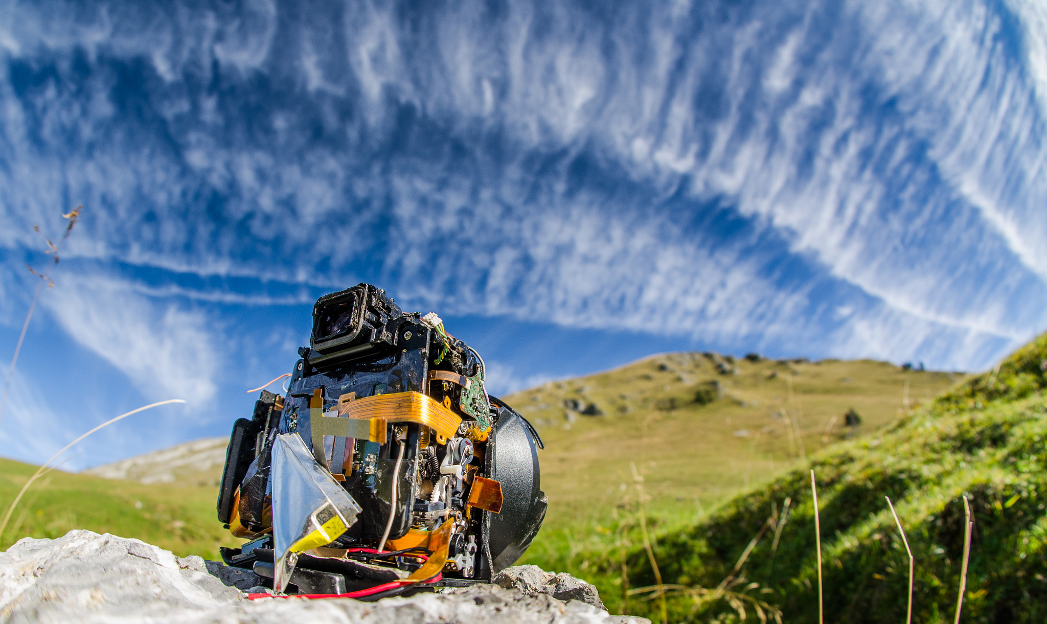 Nikon D7000 + Sigma 10mm F2.8 EX DC HSM Diagonal Fisheye sample photo. Sturzflug vom berg photography