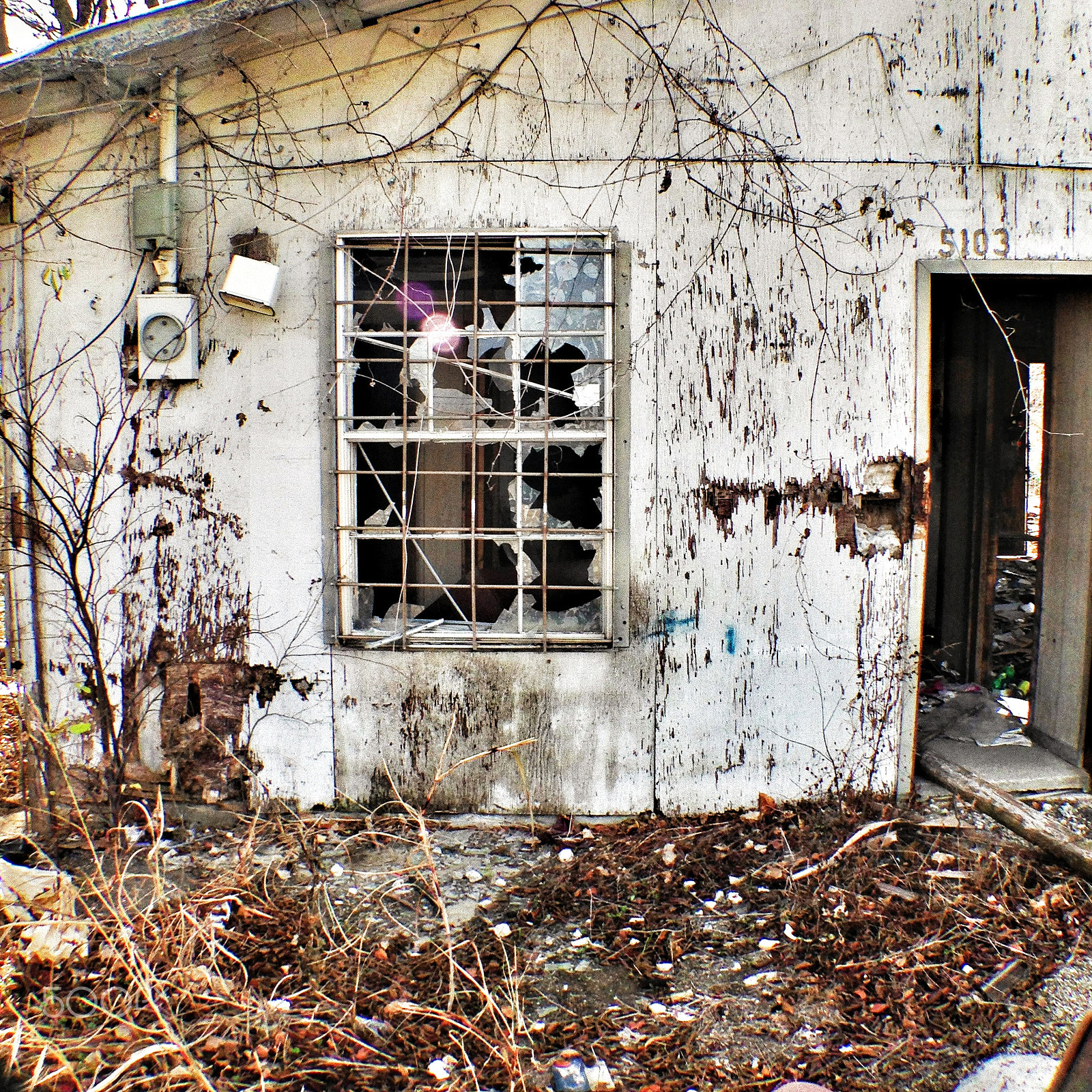 Jag.gr 645 PRO for iPhone sample photo. Abandoned house photography