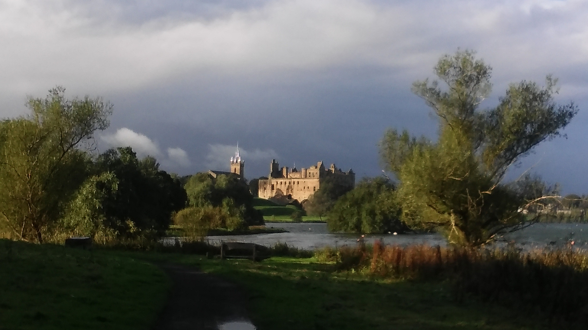 LG LEON 4G LTE sample photo. Stormy linlithgow loch & palace photography
