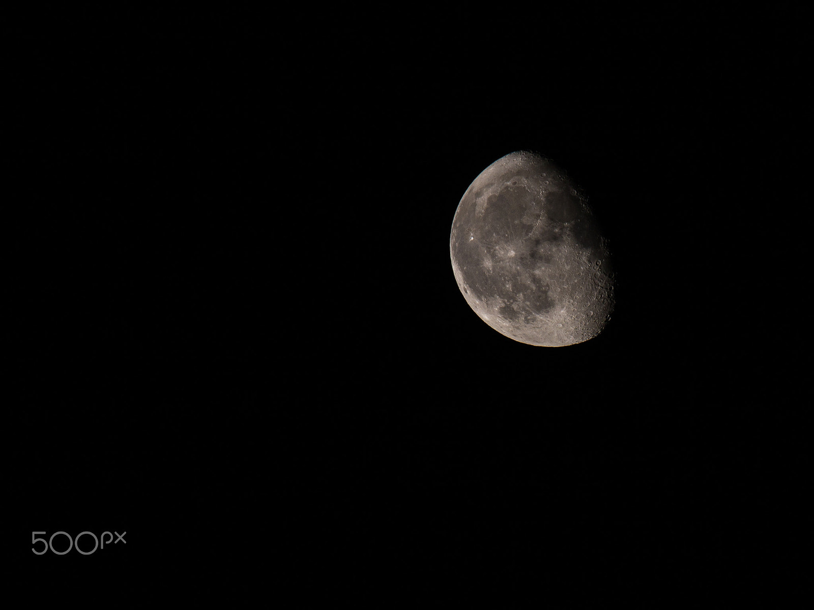 Tamron SP 35mm F1.8 Di VC USD sample photo. September waning gibbous photography