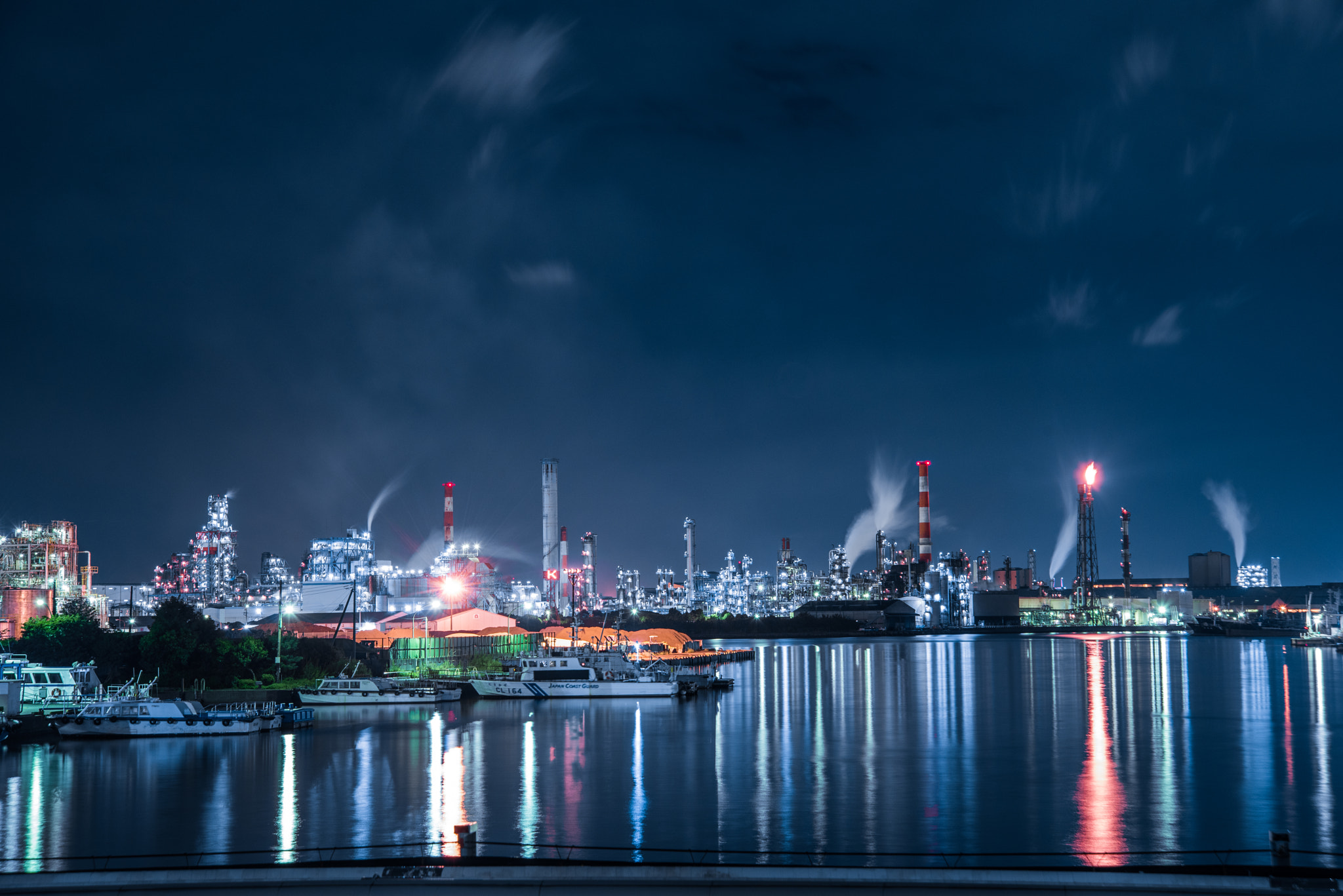 Nikon AF Nikkor 24-85mm F2.8-4D IF sample photo. Kawasaki factory night view photography