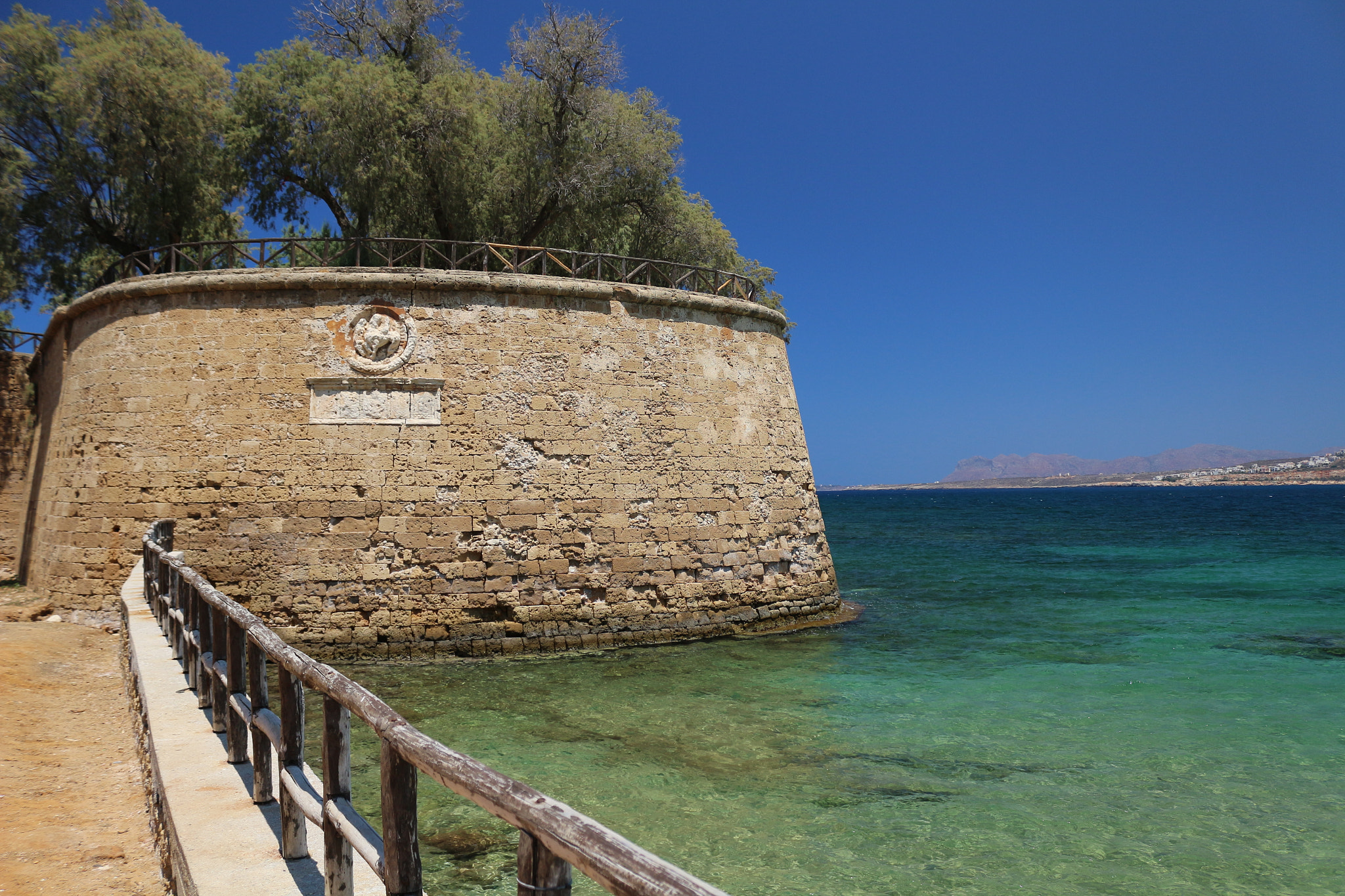 Canon EOS 100D (EOS Rebel SL1 / EOS Kiss X7) sample photo. Chania, crete photography