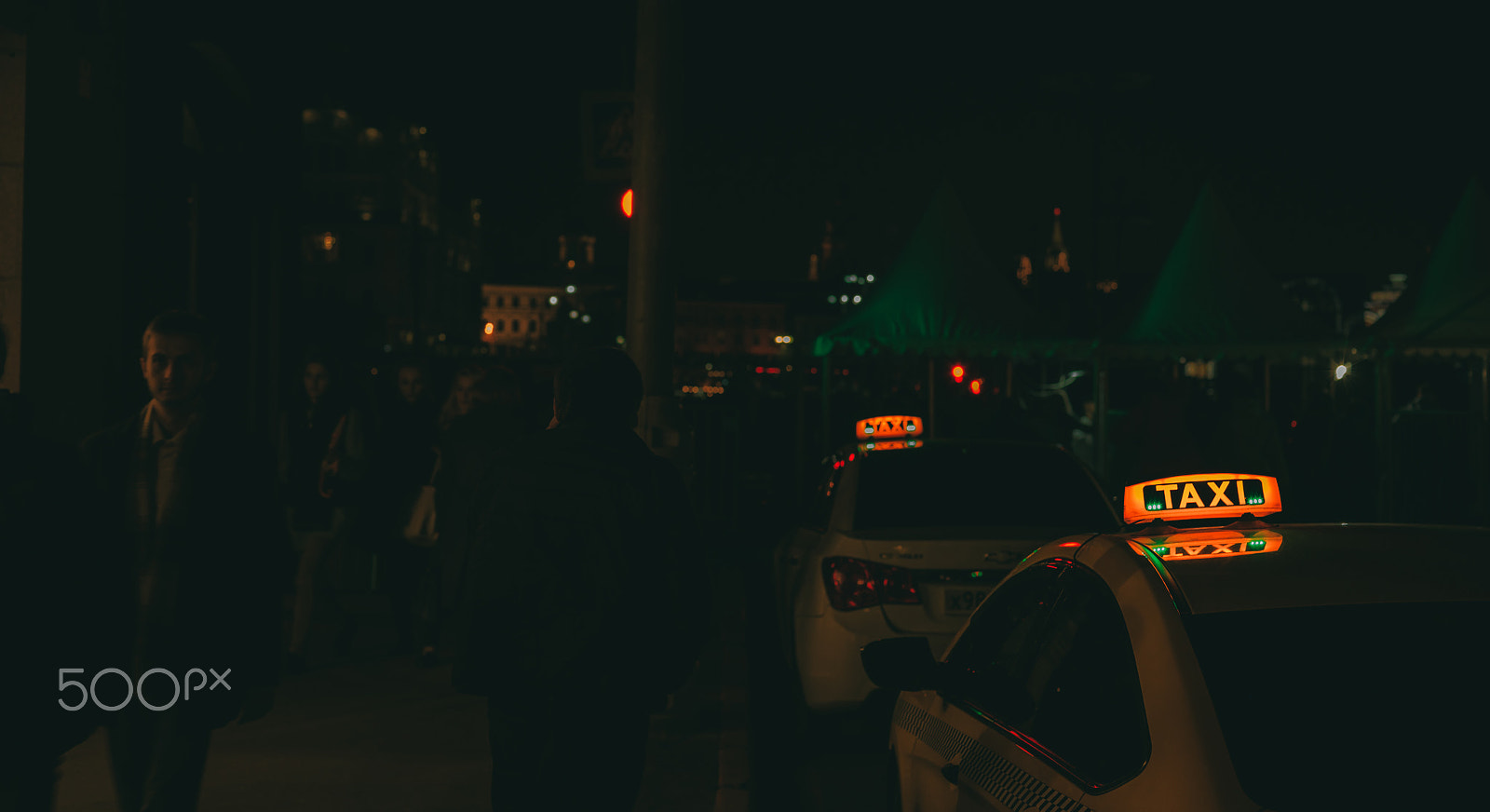 Sony a7R II + Sony 50mm F1.4 sample photo. Those night taxis photography