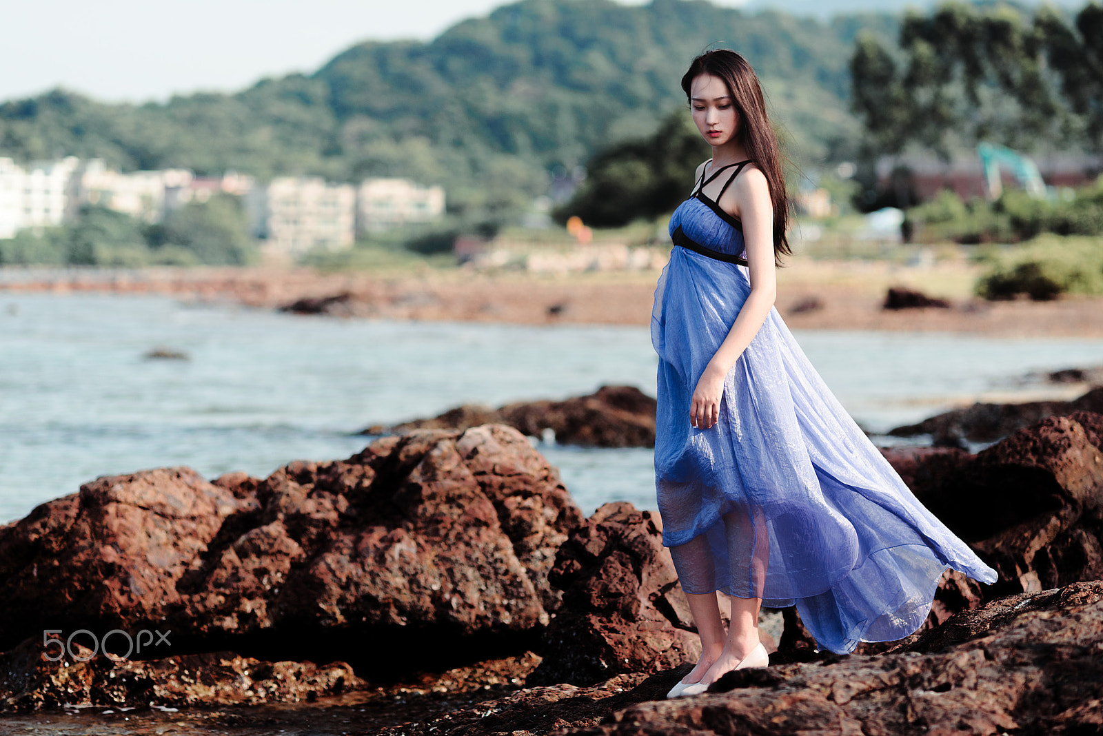 Nikon D750 + Nikon AF Nikkor 105mm F2D DC sample photo. Coastal portrait photography
