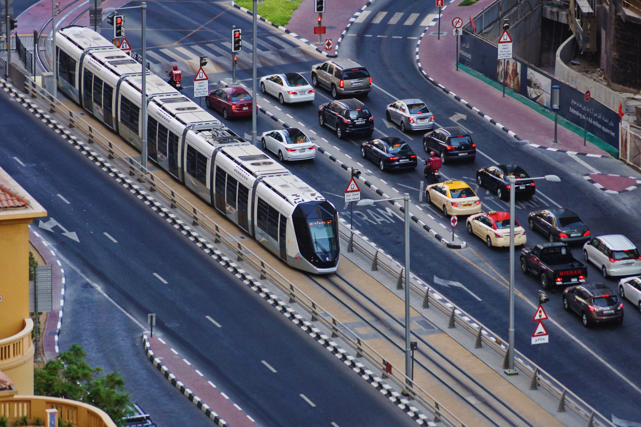 Sony SLT-A65 (SLT-A65V) + Sony DT 55-200mm F4-5.6 SAM sample photo. Dubai tram photography