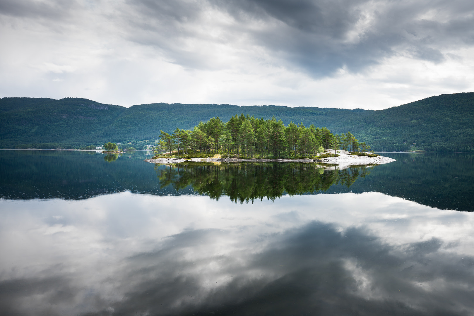 Sony a7R II + Canon EF 16-35mm F4L IS USM sample photo. Fjord reflection photography