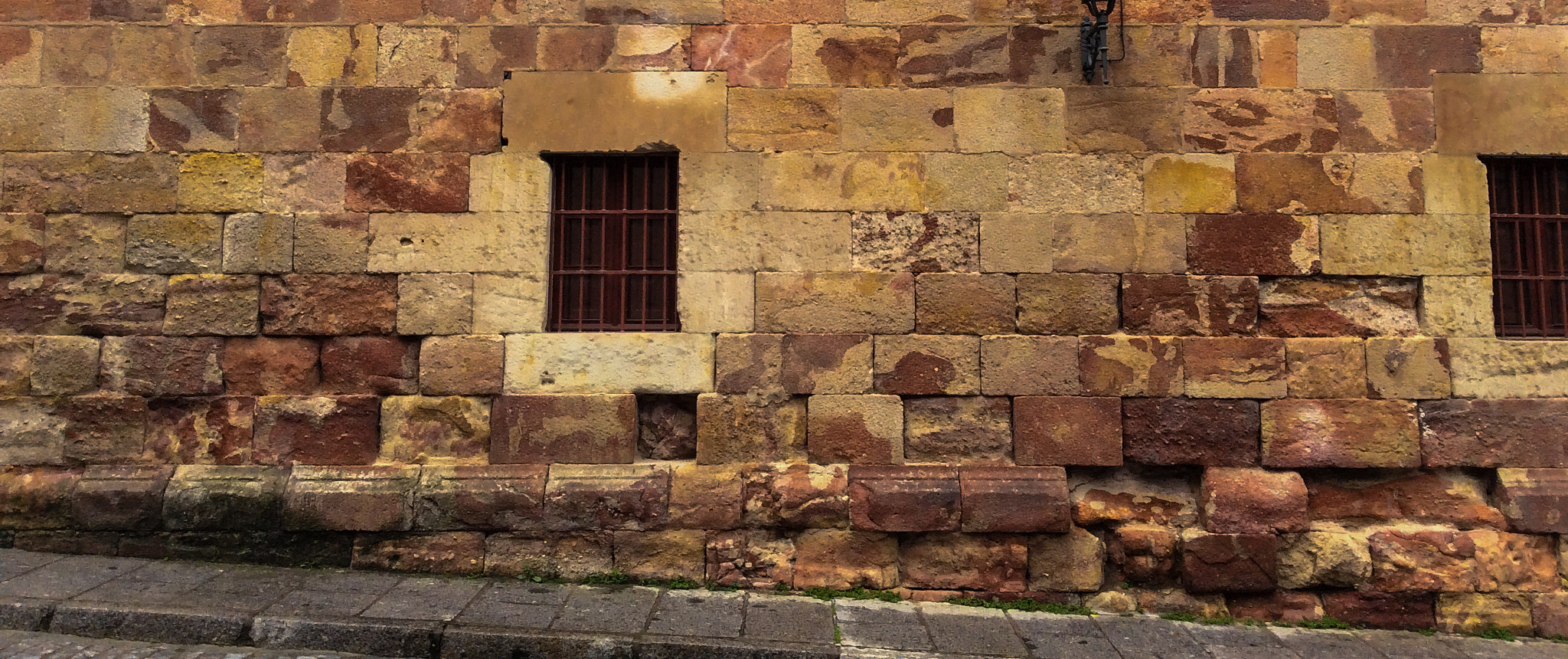 Apple iPad mini 2 sample photo. The old walls in salamanca. photography