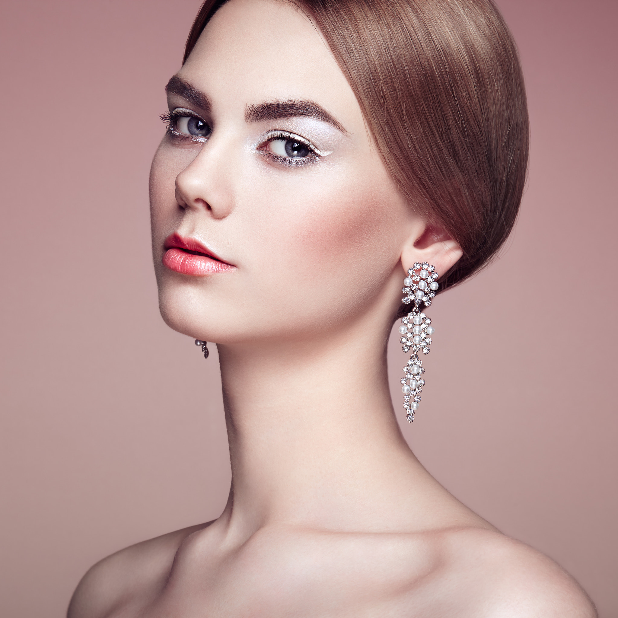 Canon EF 100mm F2.8L Macro IS USM sample photo. Fashion portrait of young beautiful woman with jewelry photography
