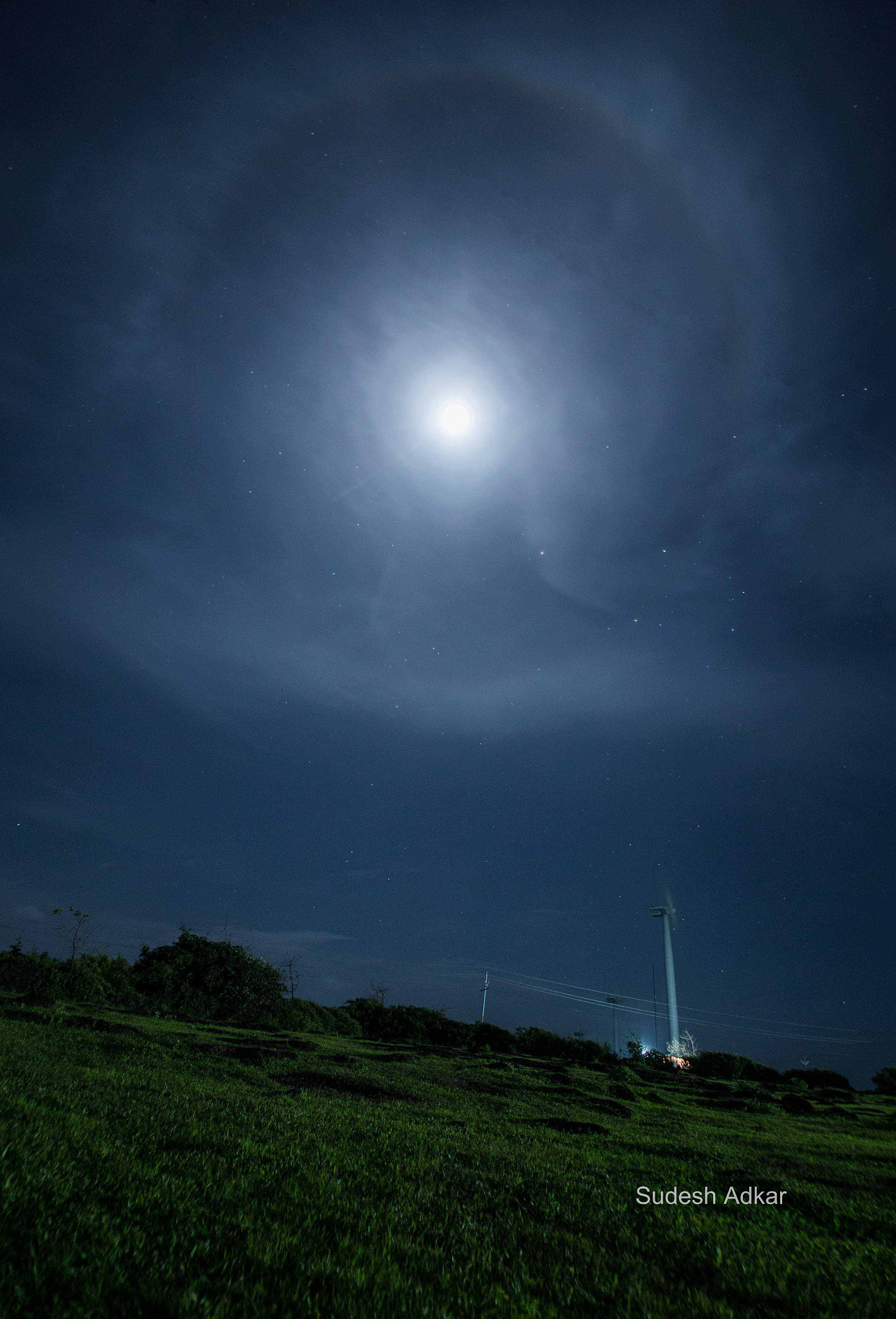 Sigma 10-20mm F3.5 EX DC HSM sample photo. Halo around moon photography