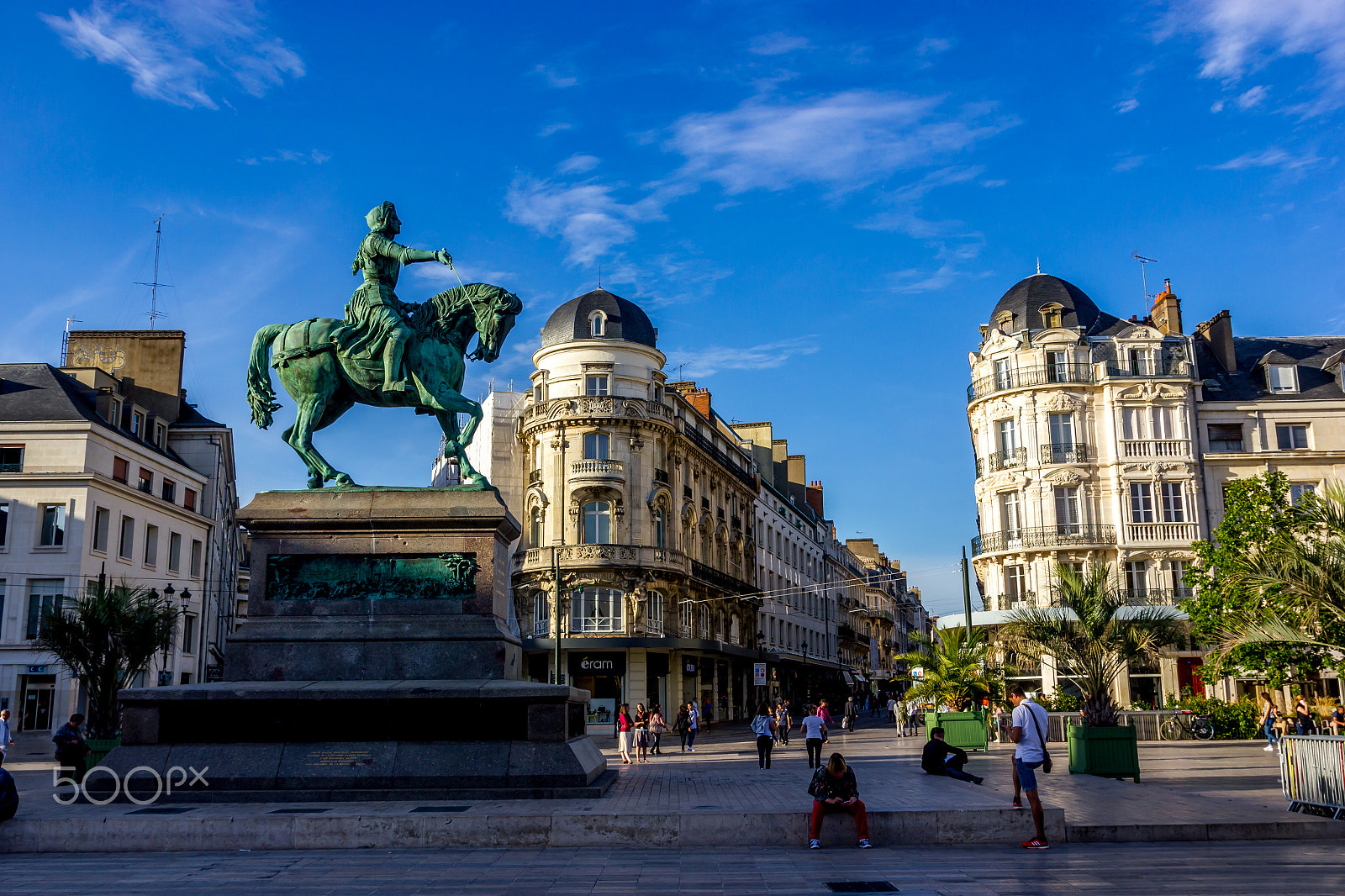 Sigma 17-70mm F2.8-4 DC Macro OS HSM sample photo. Jeanne d'arc monument, place du martroi, orléans photography