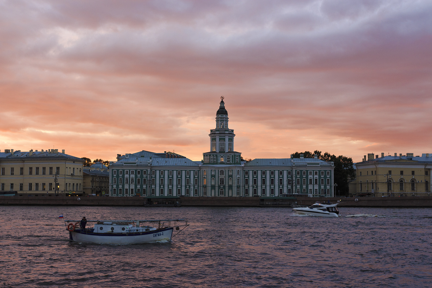 Canon EOS 650D (EOS Rebel T4i / EOS Kiss X6i) sample photo. Saint-petersburg in the evening photography