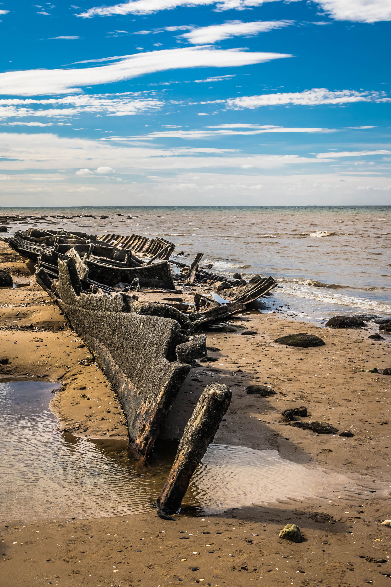 Canon EOS 7D Mark II + Sigma 18-250mm F3.5-6.3 DC OS HSM sample photo. Shipwreck hdr photography