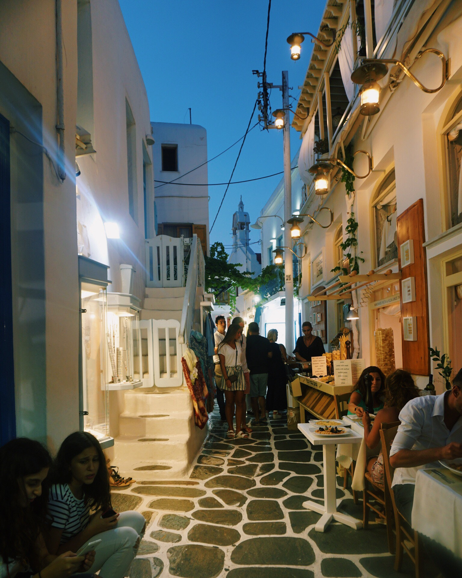 Sony a6300 + Sony E 18-50mm F4-5.6 sample photo. Dinner time for mykonos photography