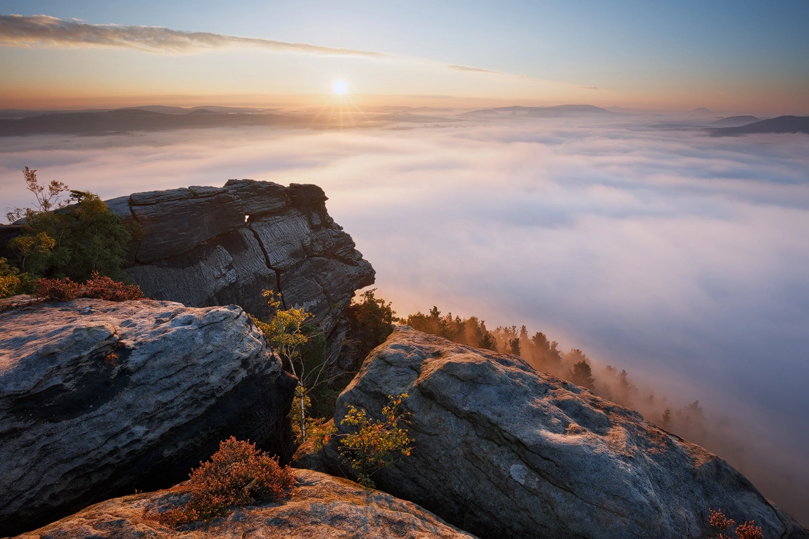 Canon EOS 5DS R + Canon EF 16-35mm F4L IS USM sample photo. Sea of fog photography