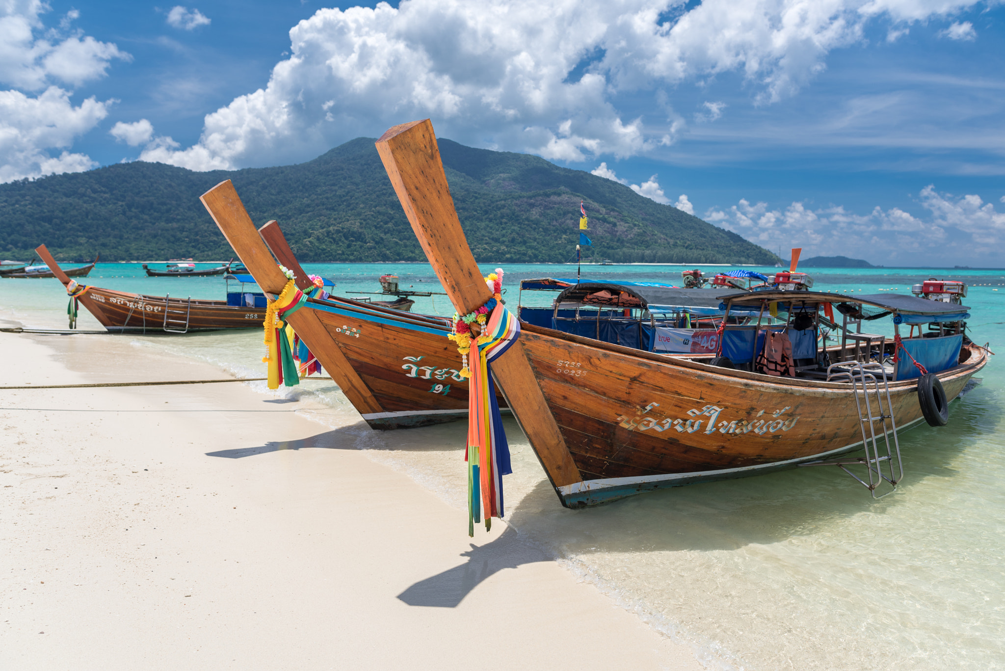 Nikon AF-S Nikkor 200-400mm F4G ED-IF VR sample photo. Koh lipe photography
