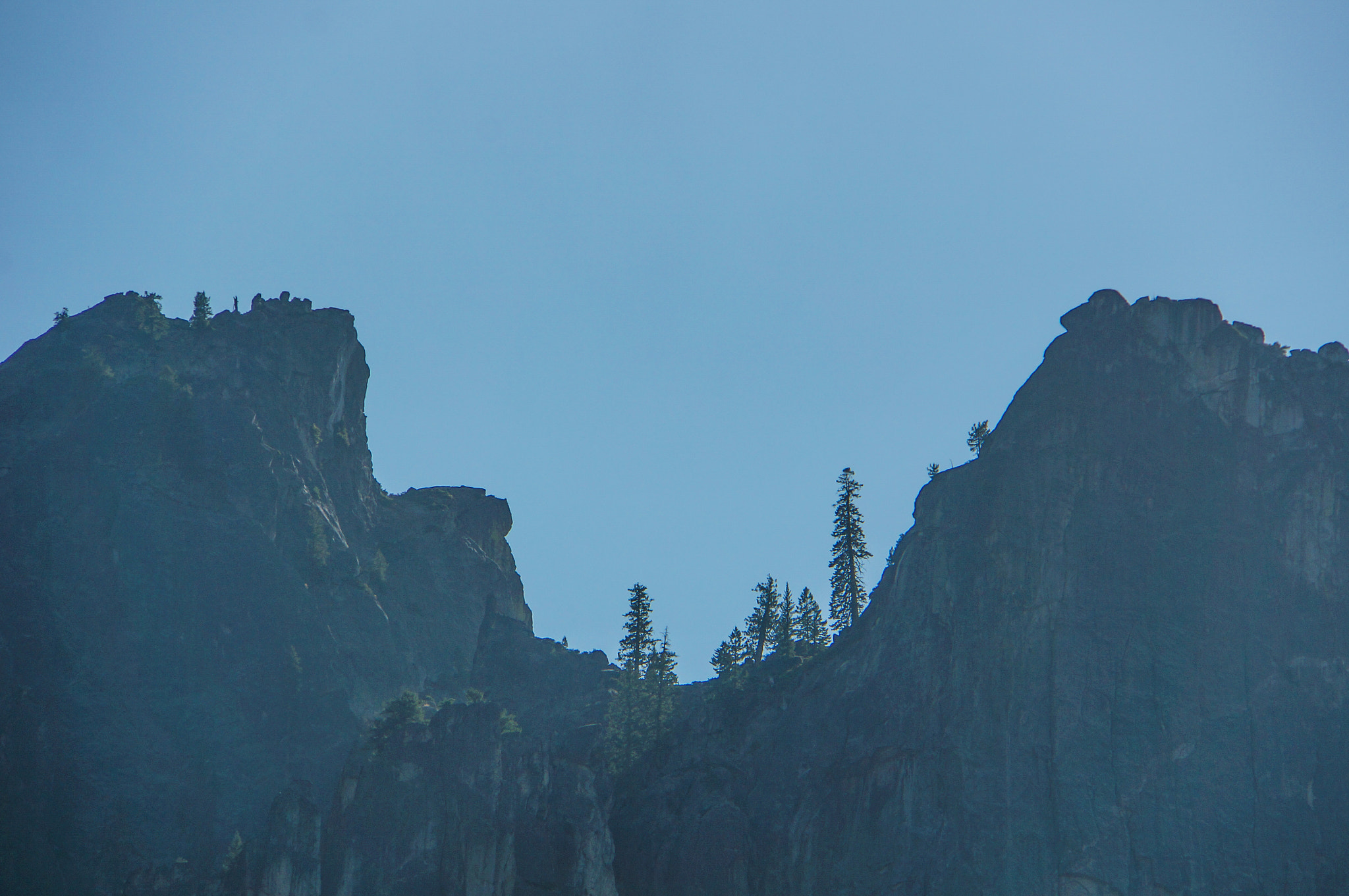 Sony E 18-200mm F3.5-6.3 OSS LE sample photo. Yosemite mountain shape photography