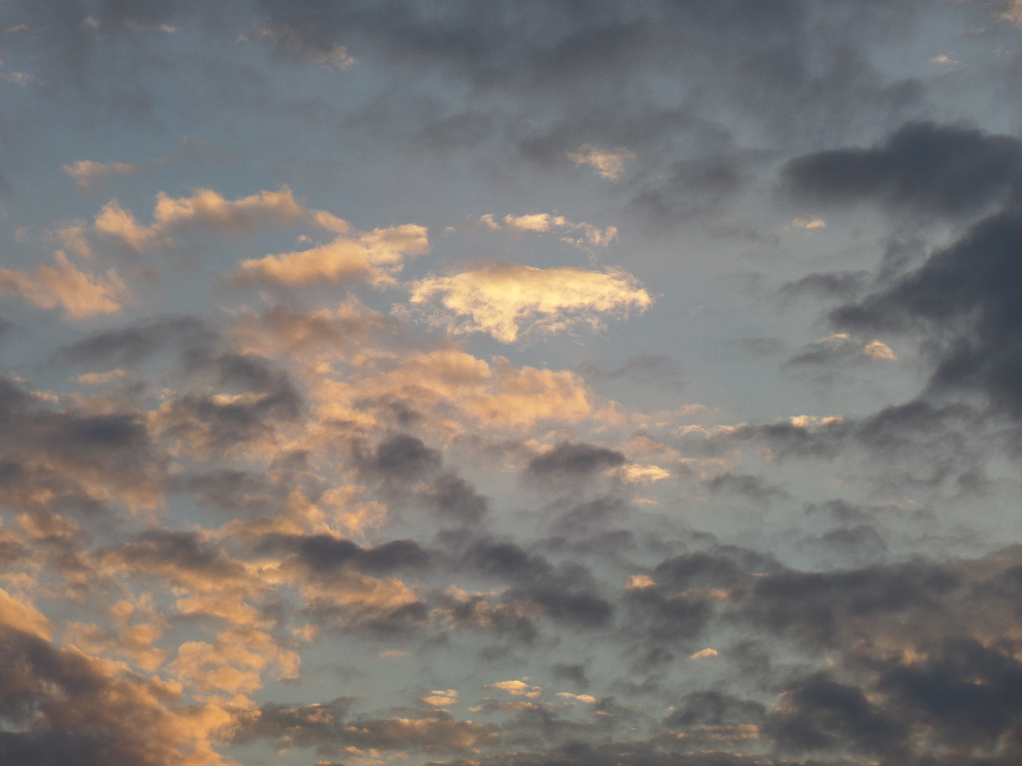Samsung WB800F sample photo. Budepest sky photography