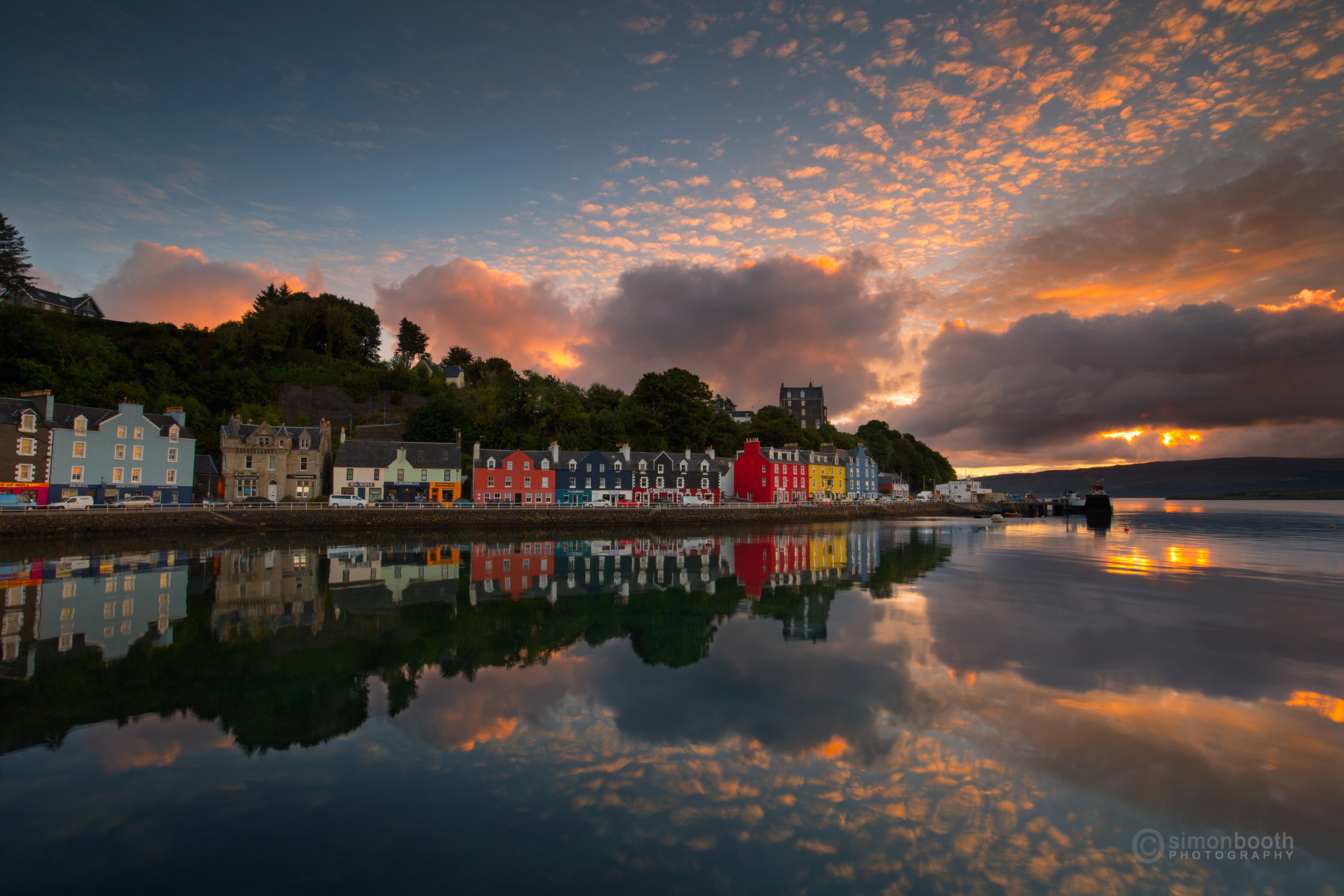 Canon EOS-1D X + Canon EF 16-35mm F4L IS USM sample photo. Tobermory harbour, island of mull, scotland photography