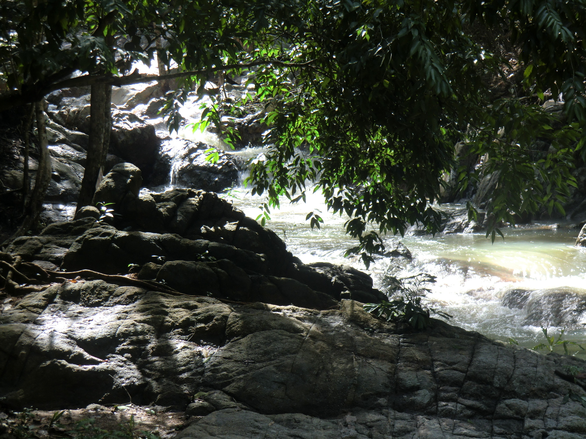 CASIO EX-H15 sample photo. Waterfall photography