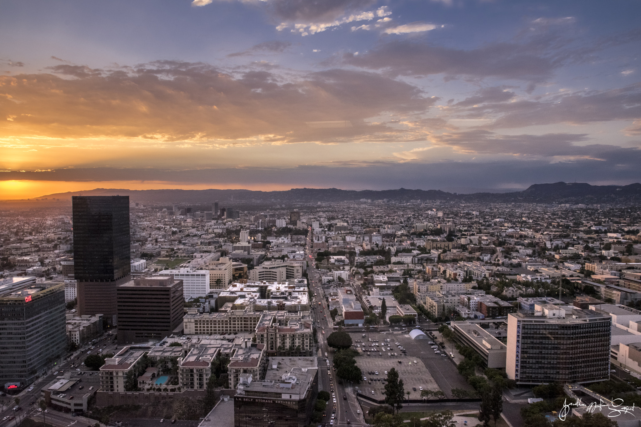 Nikon D5500 + Sigma 17-70mm F2.8-4 DC Macro OS HSM | C sample photo. Sunset from the top of downtown la photography