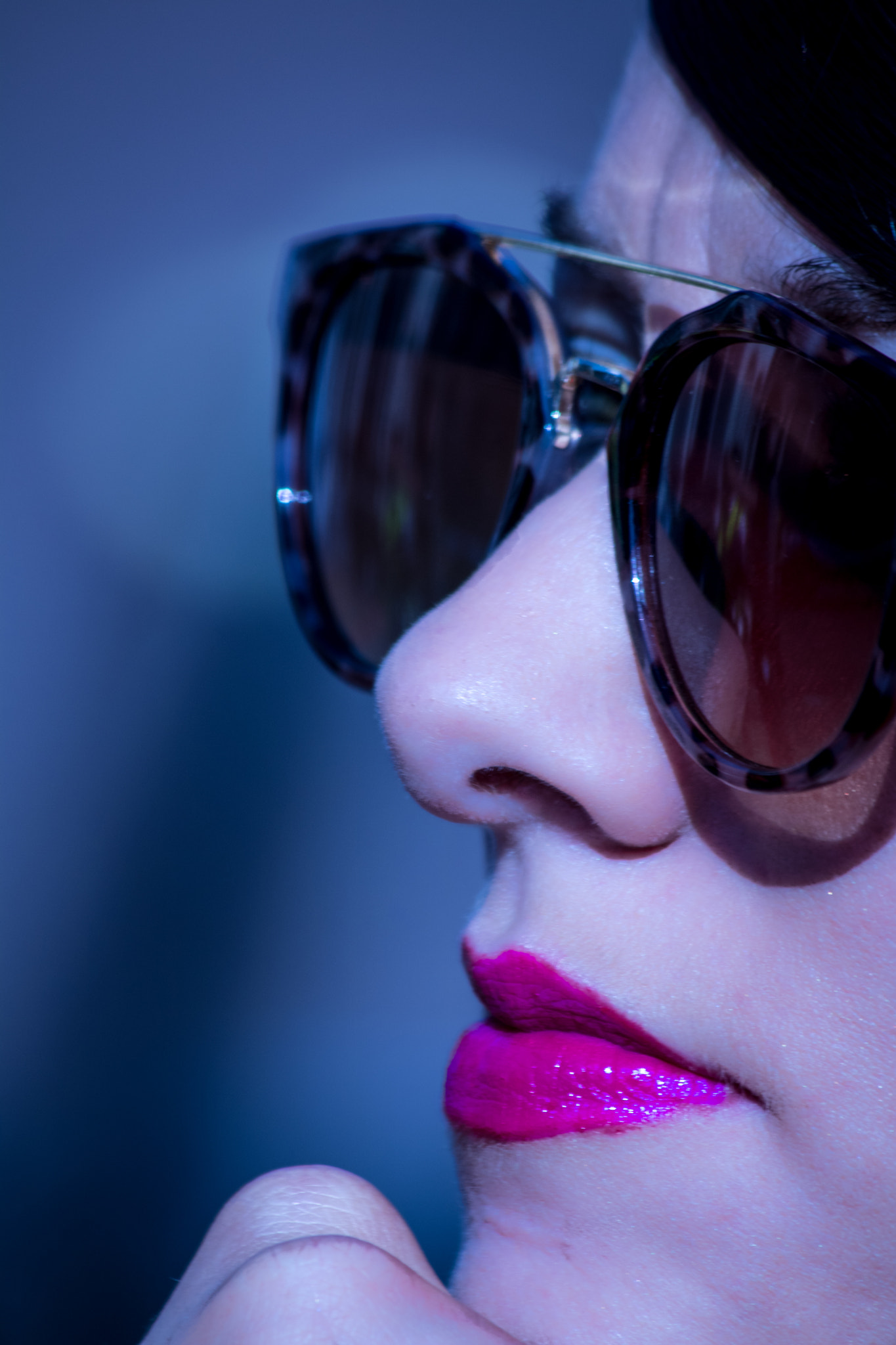 Canon EF 70-300mm F4-5.6 IS USM sample photo. Sunglasses and a kiss photography