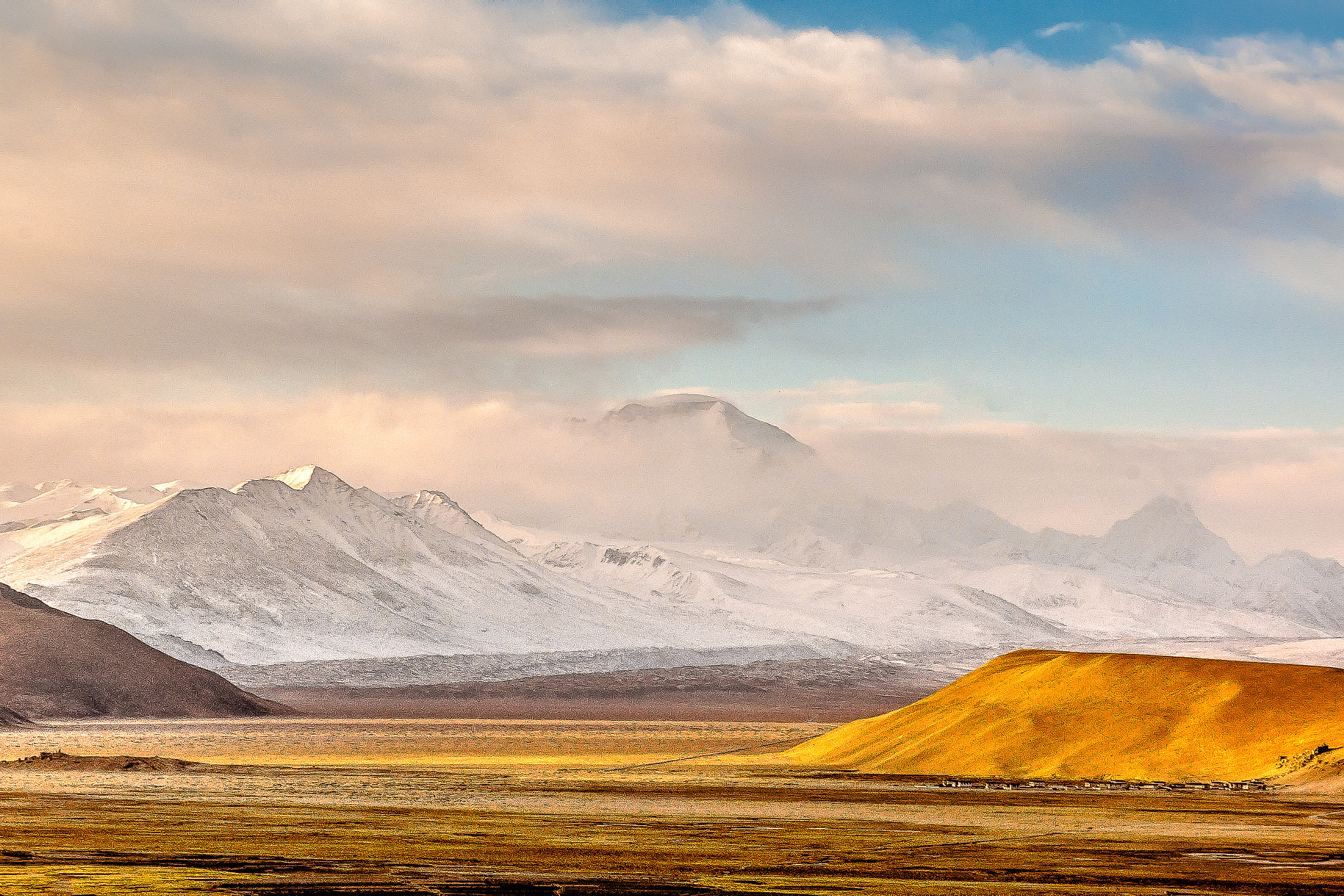 AF Zoom-Nikkor 28-85mm f/3.5-4.5 sample photo. Himalayan sunrise photography