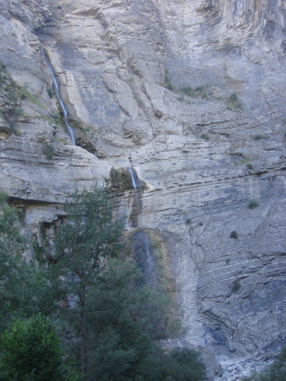 Canon DIGITAL IXUS 30 sample photo. Cascada de sorrosal huesca photography