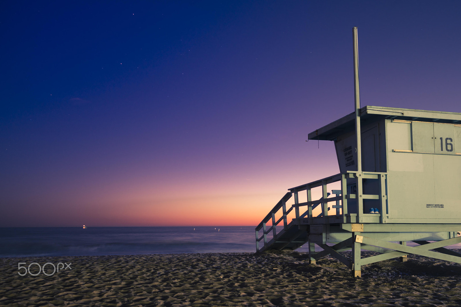 Sony a7R II + Sony FE 28-70mm F3.5-5.6 OSS sample photo. Calm beach photography