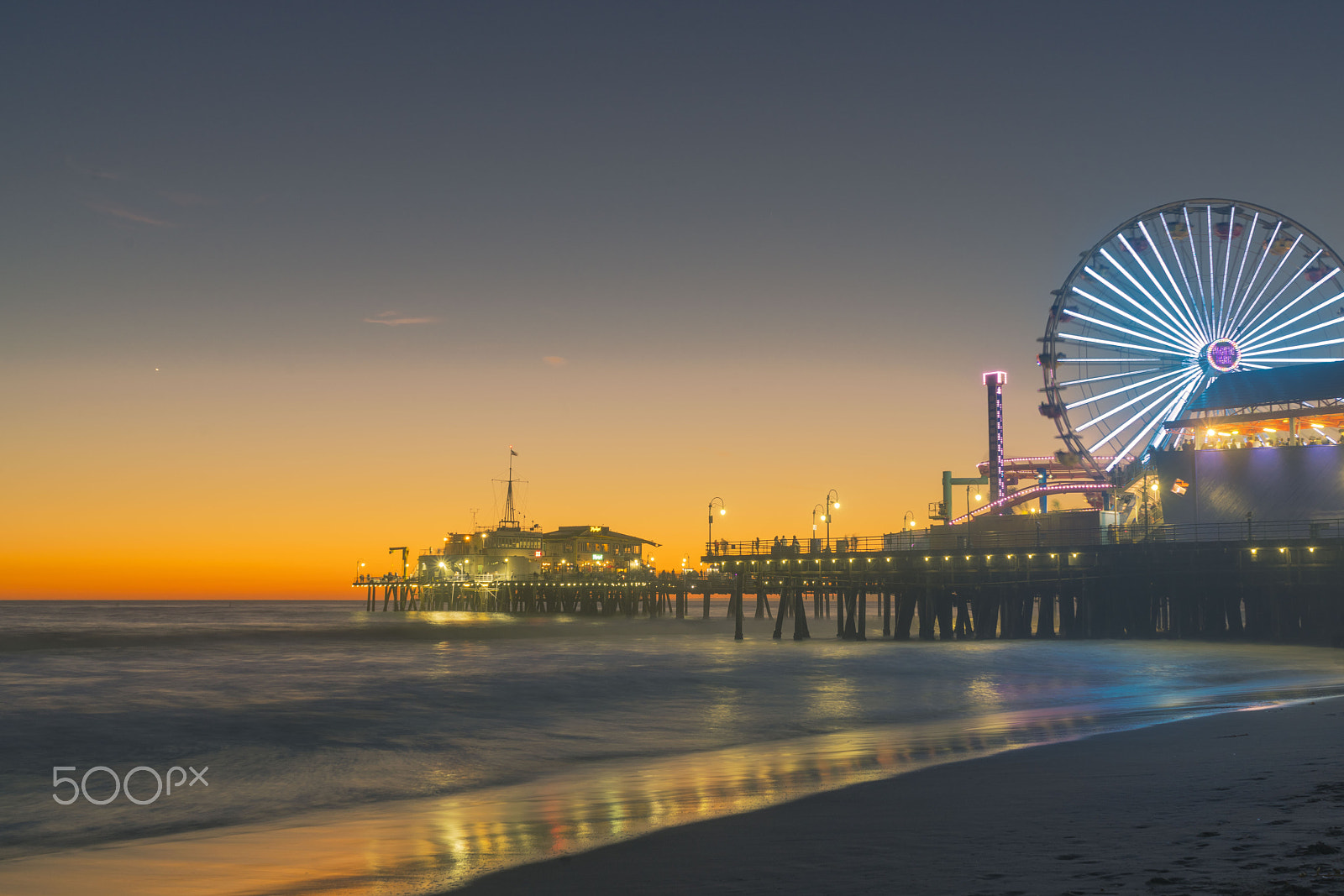 Sony a7R II + Sony FE 28-70mm F3.5-5.6 OSS sample photo. Santa monica pier photography