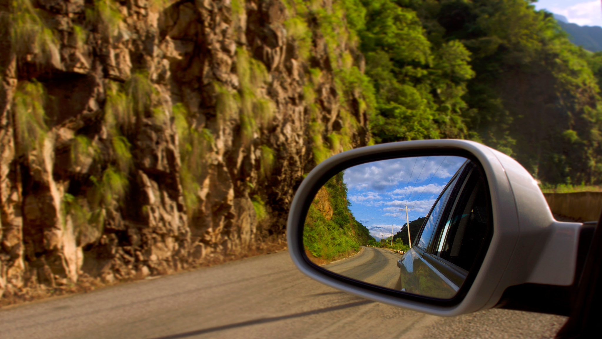 Panasonic Lumix DMC-GH4 + OLYMPUS M.12mm F2.0 sample photo. On the road... photography
