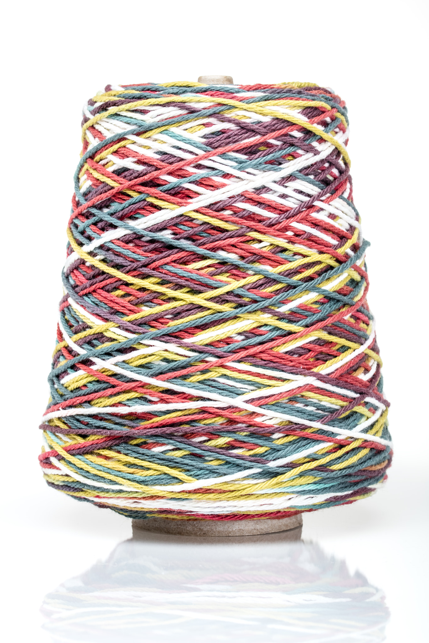 Canon EF 100mm F2.8L Macro IS USM sample photo. Multi-colored yarn photography