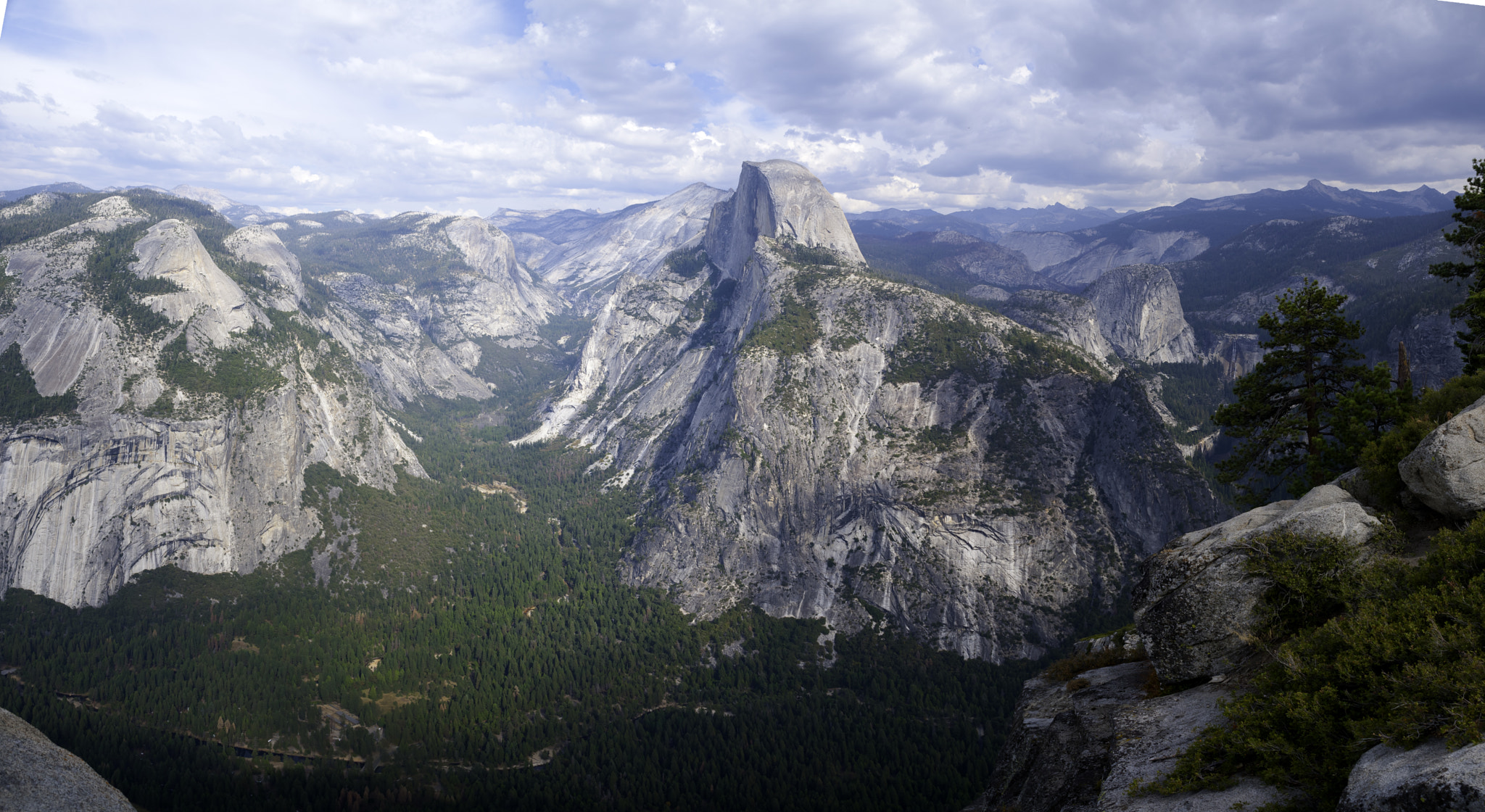 Nikon D300 + Sigma 18-200mm F3.5-6.3 DC sample photo. Yosemite valley and half dome photography