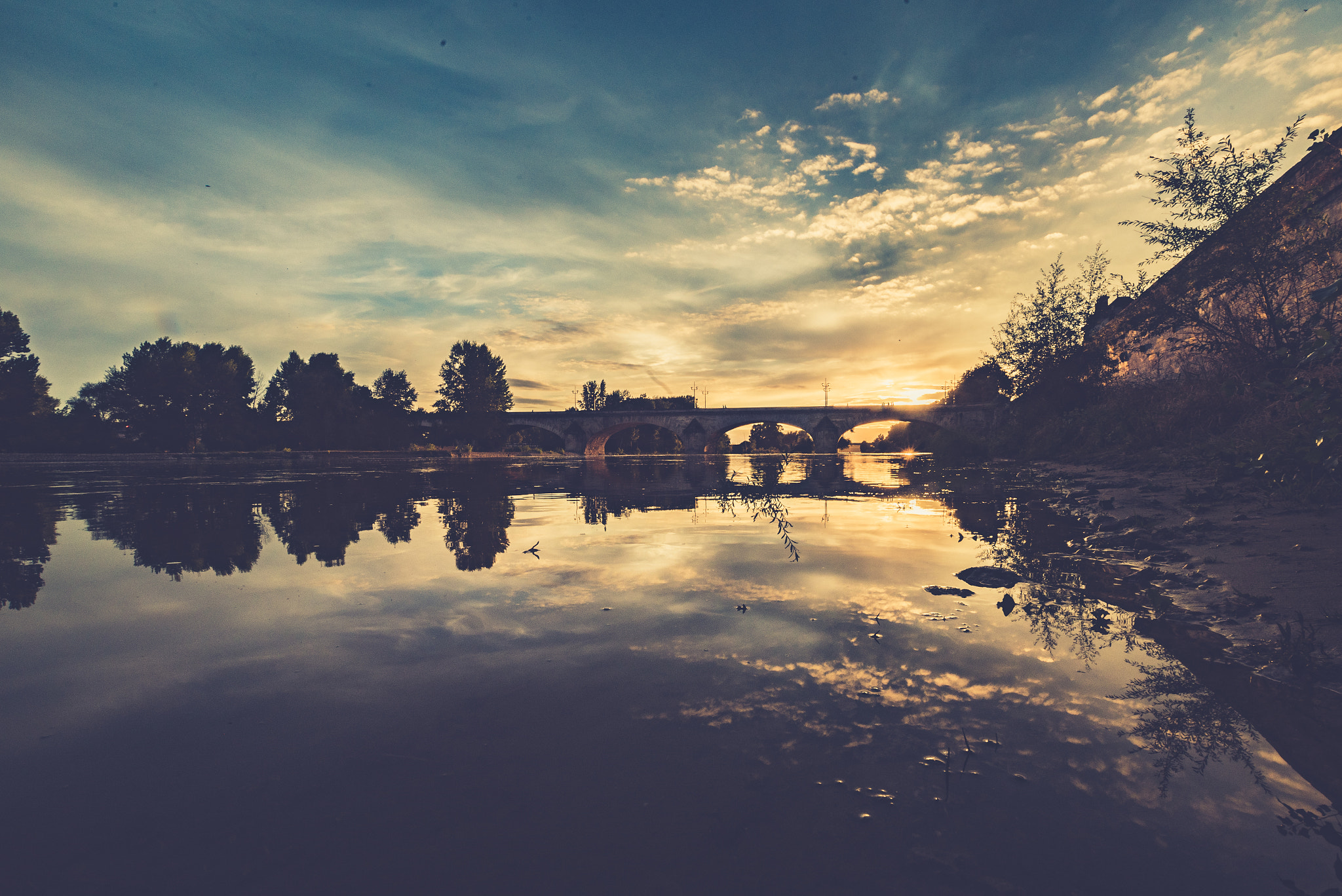 Sigma 14mm F2.8 EX Aspherical HSM sample photo. Pont george v- ii photography