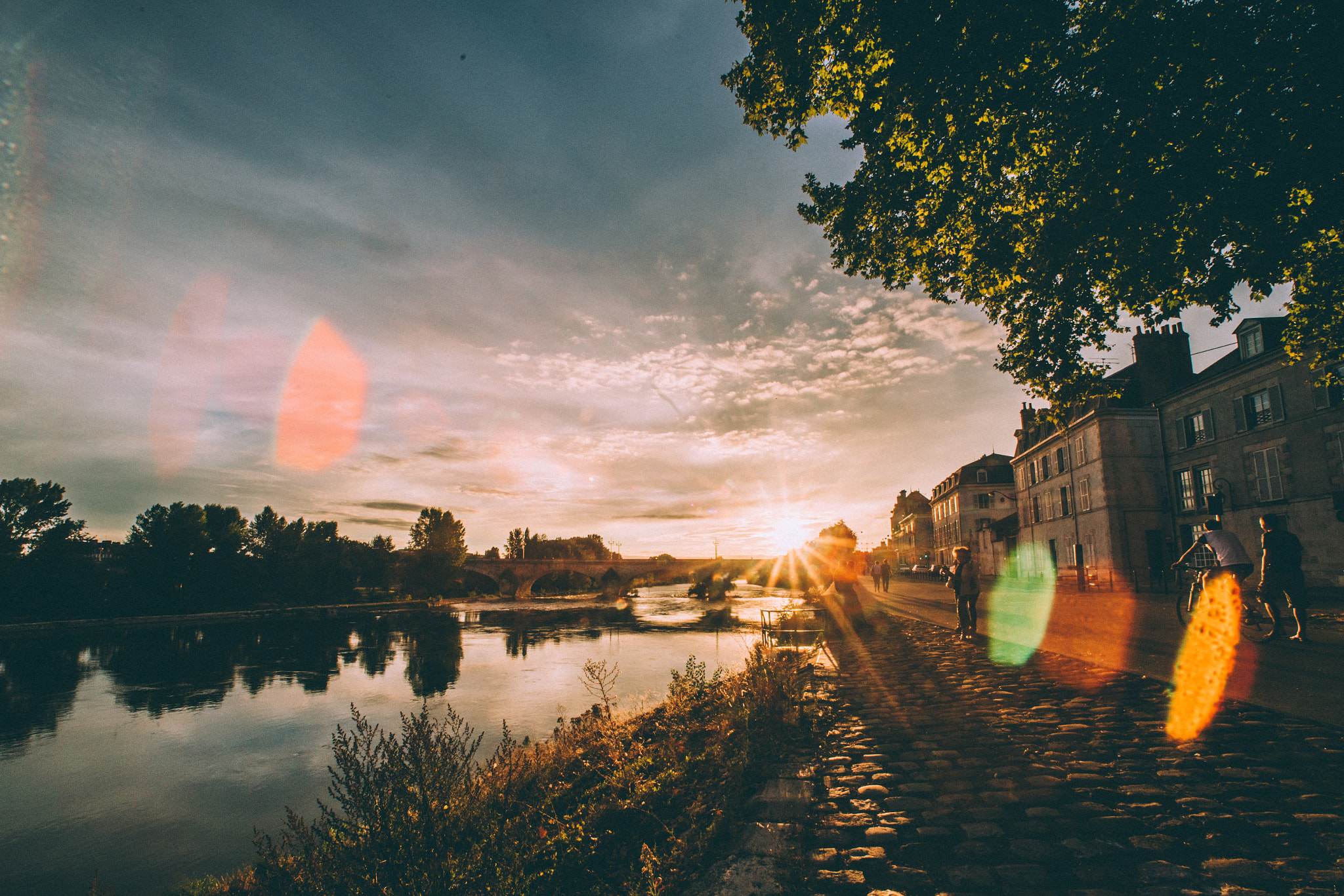 Sigma 14mm F2.8 EX Aspherical HSM sample photo. Pont george v- i photography