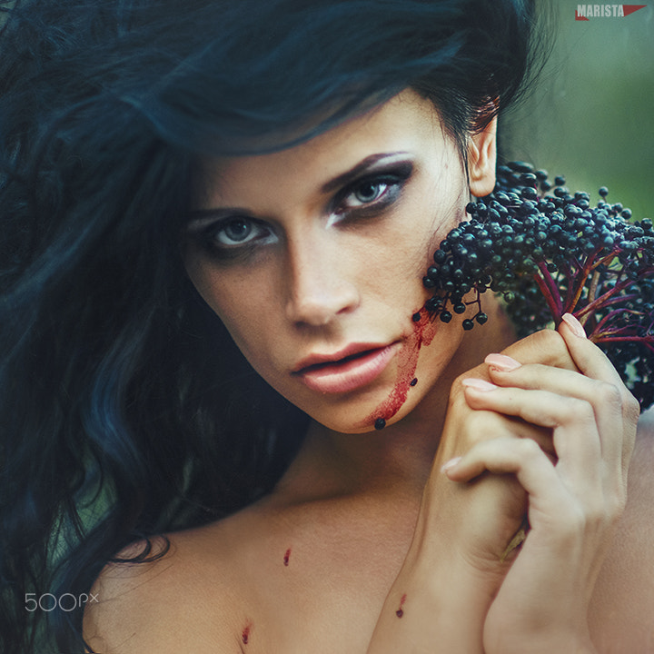 Nikon D7000 + Sigma 85mm F1.4 EX DG HSM sample photo. Portrait of woman photography